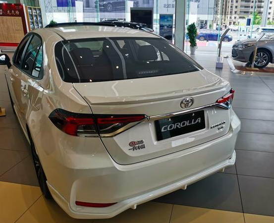 进店实拍2021款丰田卡罗拉轴距2700mm配副驾驶坐垫式气囊