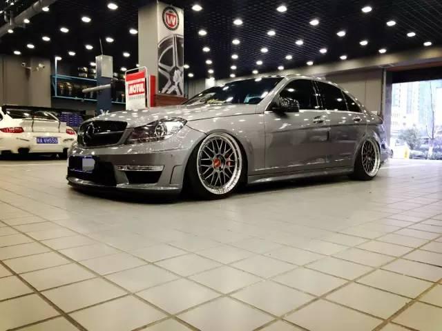 我爱拍车西安车友低趴姿态奔驰c260改装案例