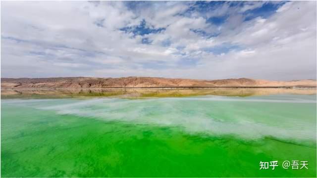 翡翠湖位於花土溝鎮西南側,距鎮政府所在地約23公里