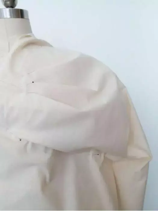 什么是立体剪裁 v2-80c5f456afd651741caf2517c429a916_r.jpg