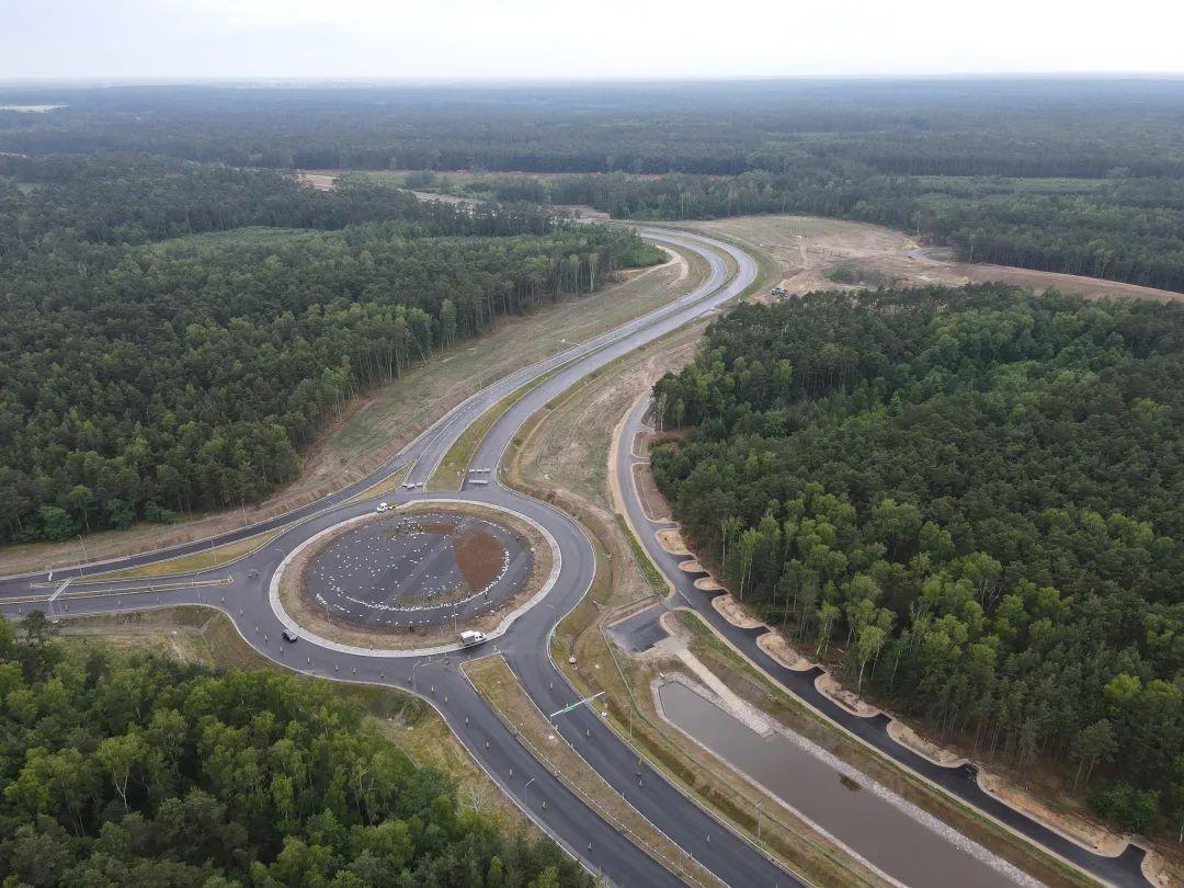 提前两周 波兰首条绕城高速公路通车