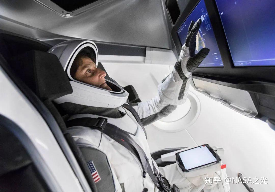 SpaceXDragon——太空探索公司“龙”飞船简介 - 知乎
