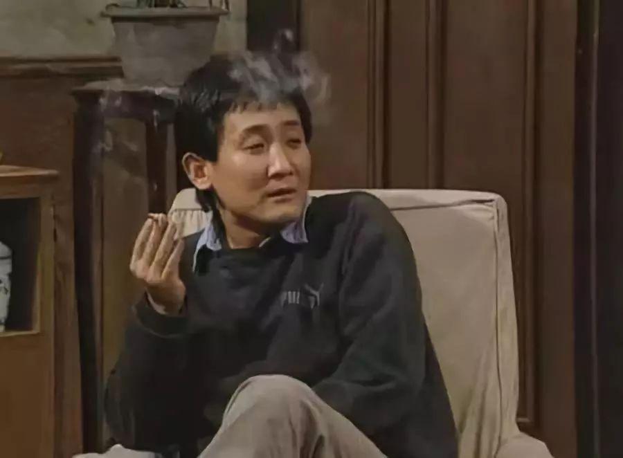 岁的人在家赖着",用他爸爸傅明老人的话说"资产阶级阔少作风十分严重"