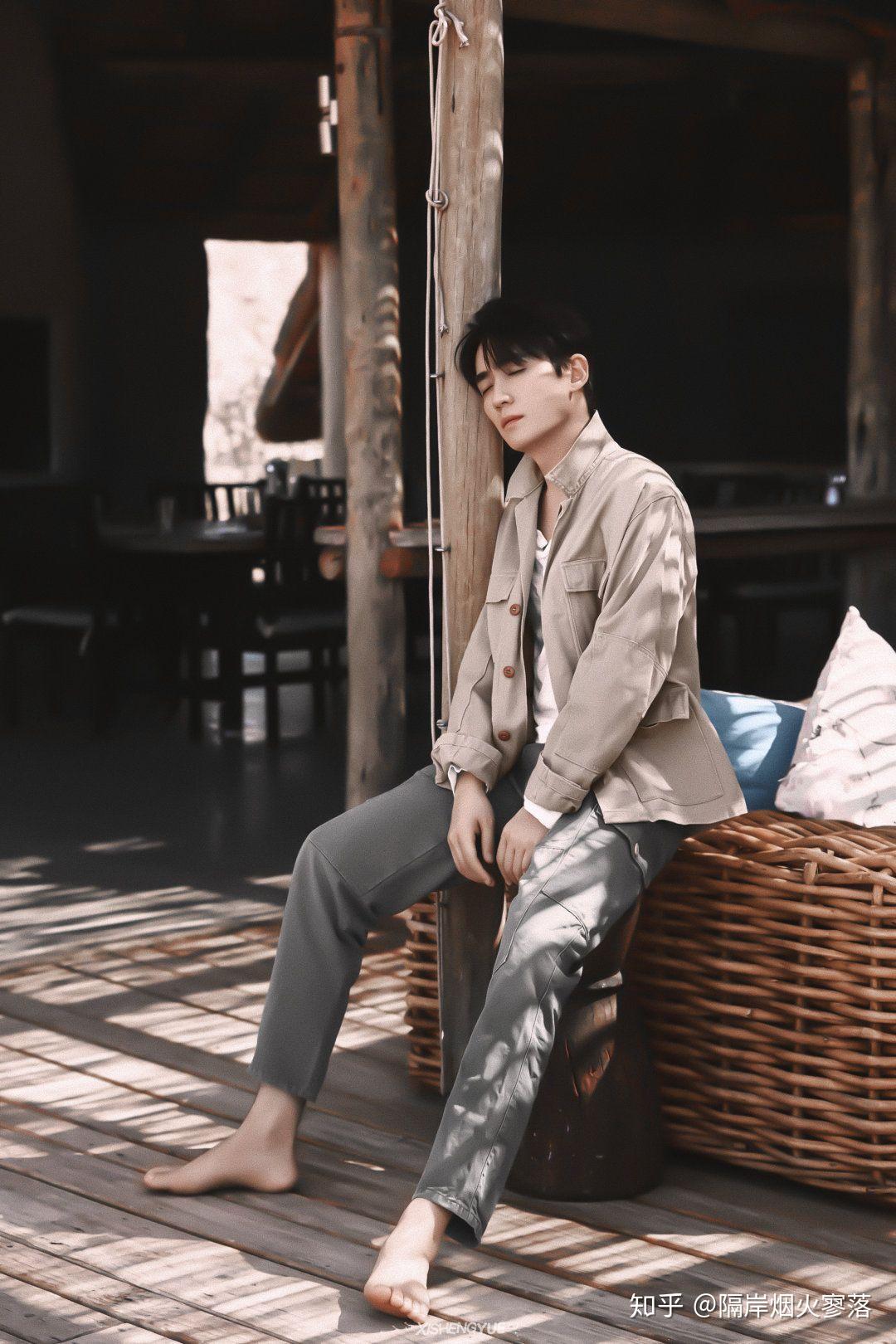 有没有朱一龙的全身照,或者舍不得删除的相片?