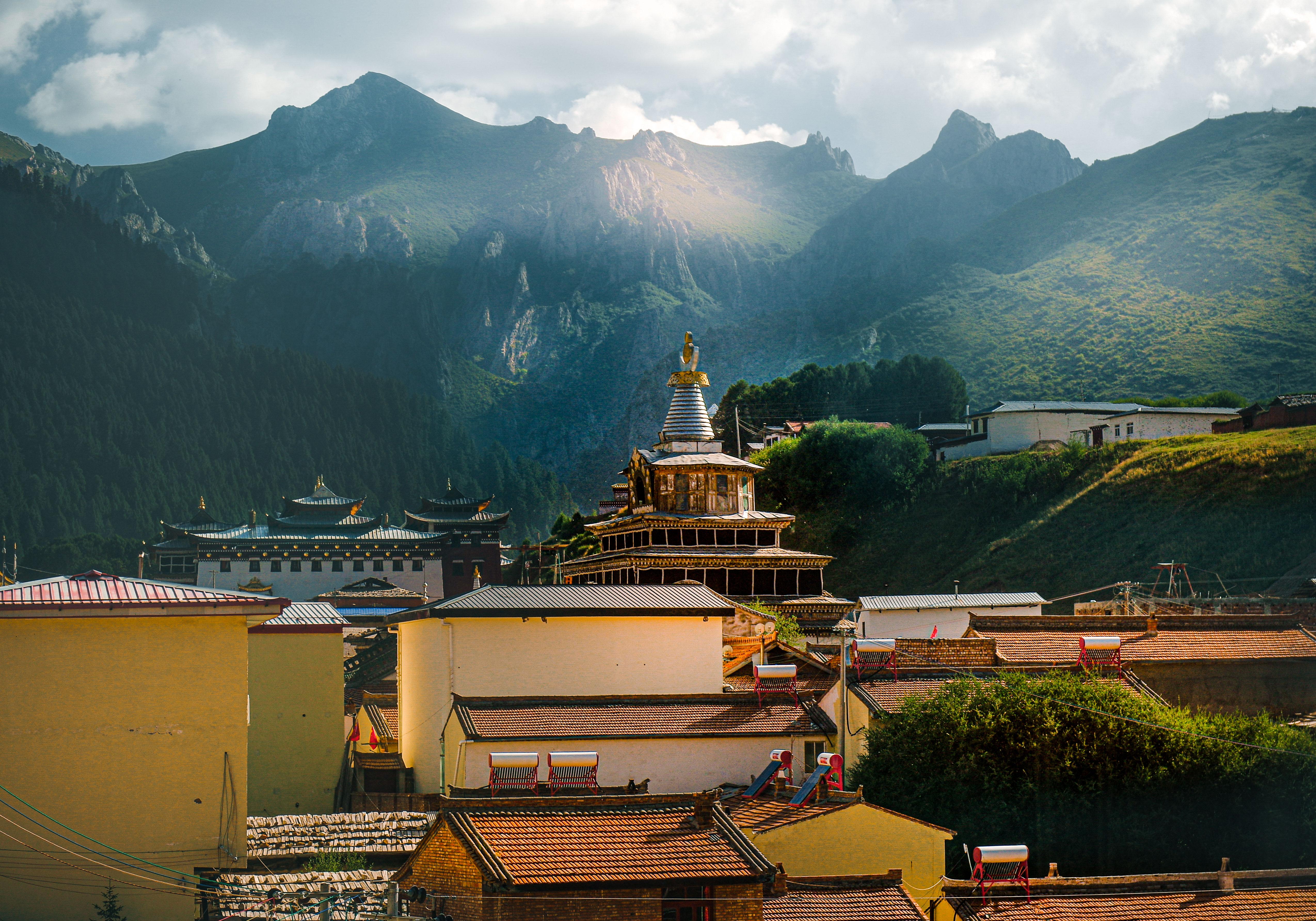 甘加秘境这是一个充满了传奇故事的地方,历史可追溯至两千余年前,汉代