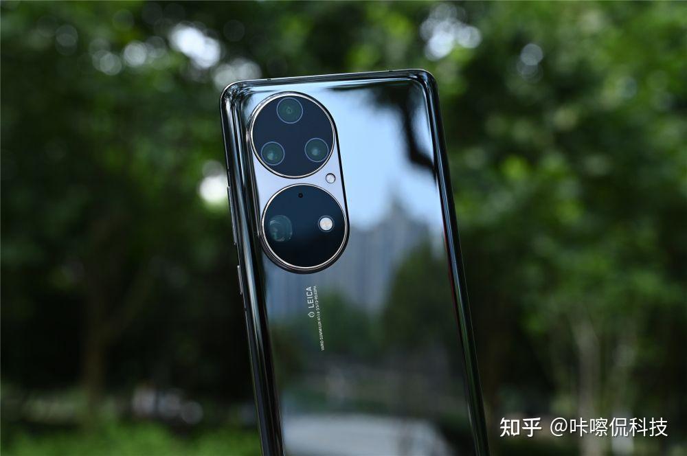 看到了华为p50系列的渲染图是嗤之以鼻的,硕大的摄像头模组与整体让人