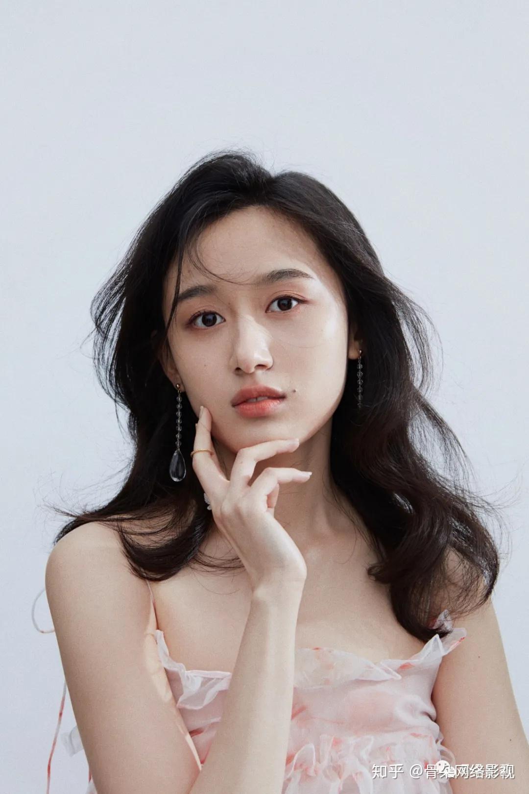 在校门外的世界等待挣扎和坚持表演系毕业生自述