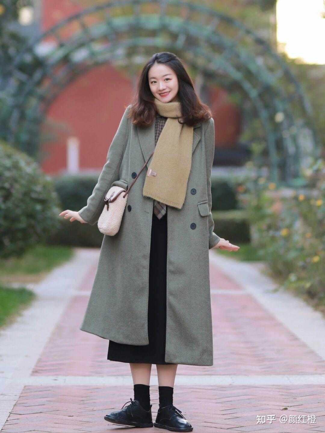 微胖梨形身材的姐妹注意了冬天学会这些穿法时髦洋气还保暖