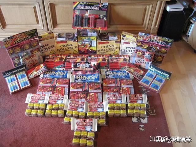 疯狂这个词丝毫没有夸张的意思,德国人放烟花和他们做任何其他事情一