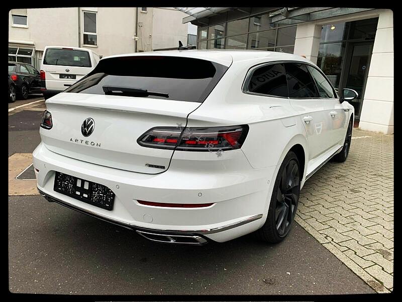 大众arteon旅行版很有运动范的旅行车开着拉风回头率高