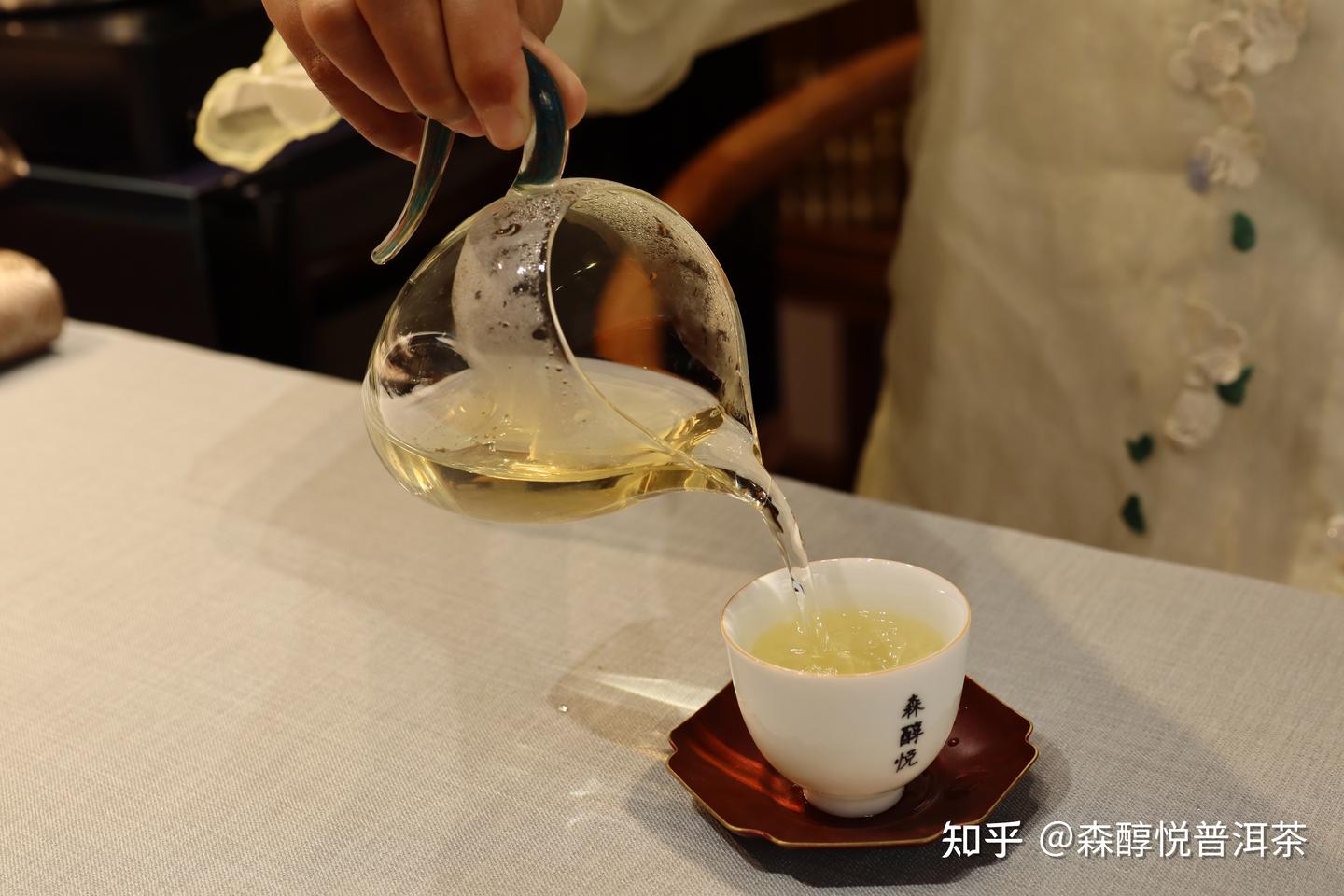 为什么冲泡喝茶之前要烫一遍茶具? - 知乎
