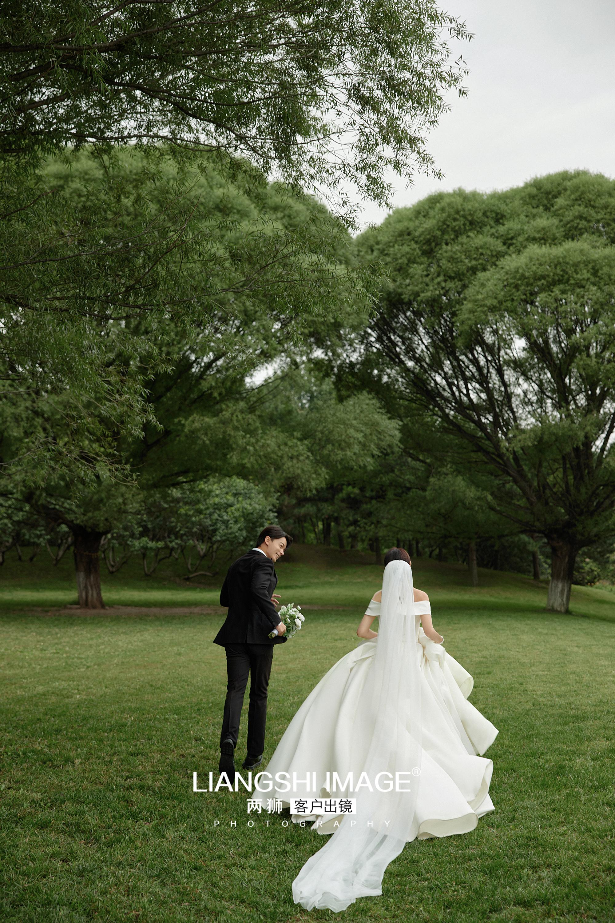 春季特辑清新自然的森系婚纱照温馨甜美