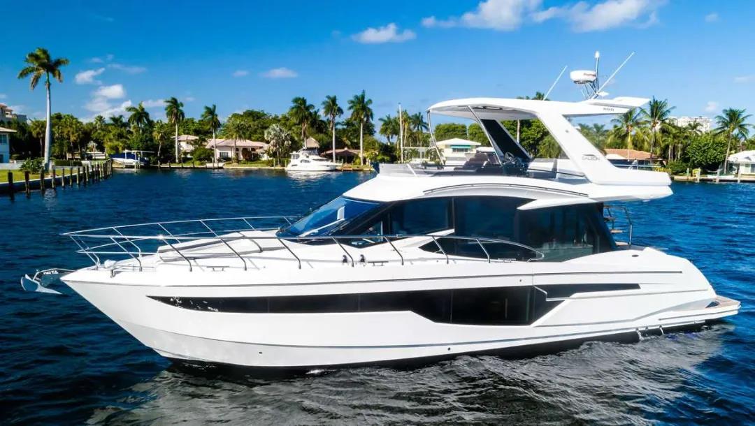 硬顶或飞桥家庭休闲游艇怎么选一