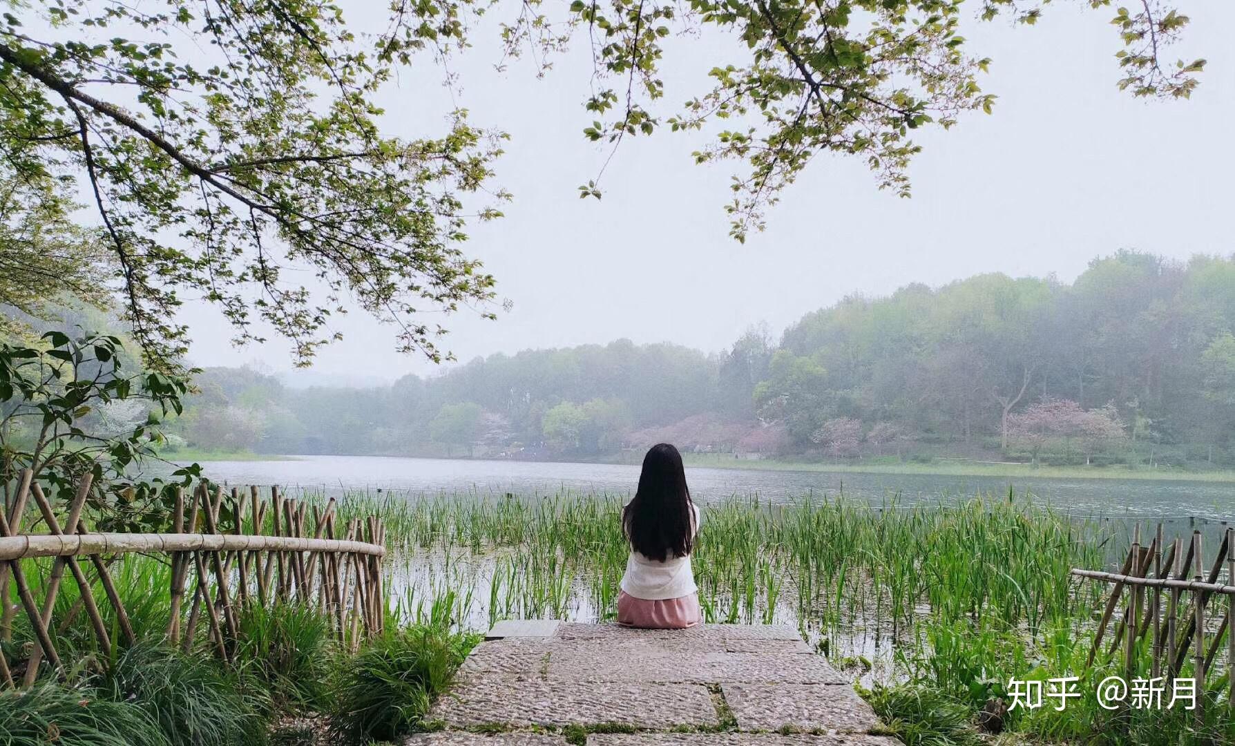 基于以上, 我那颗躁动不安的心暂时可以平静下来了,看了一会书