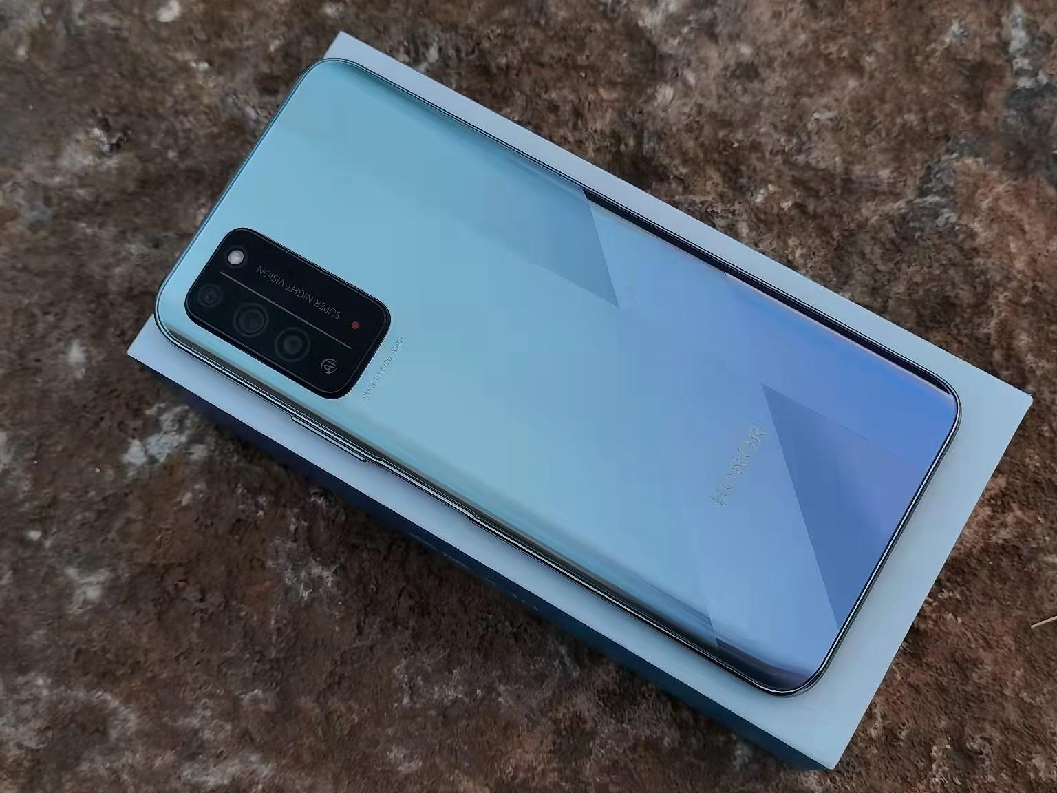 现在买荣耀x10好还是荣耀x30