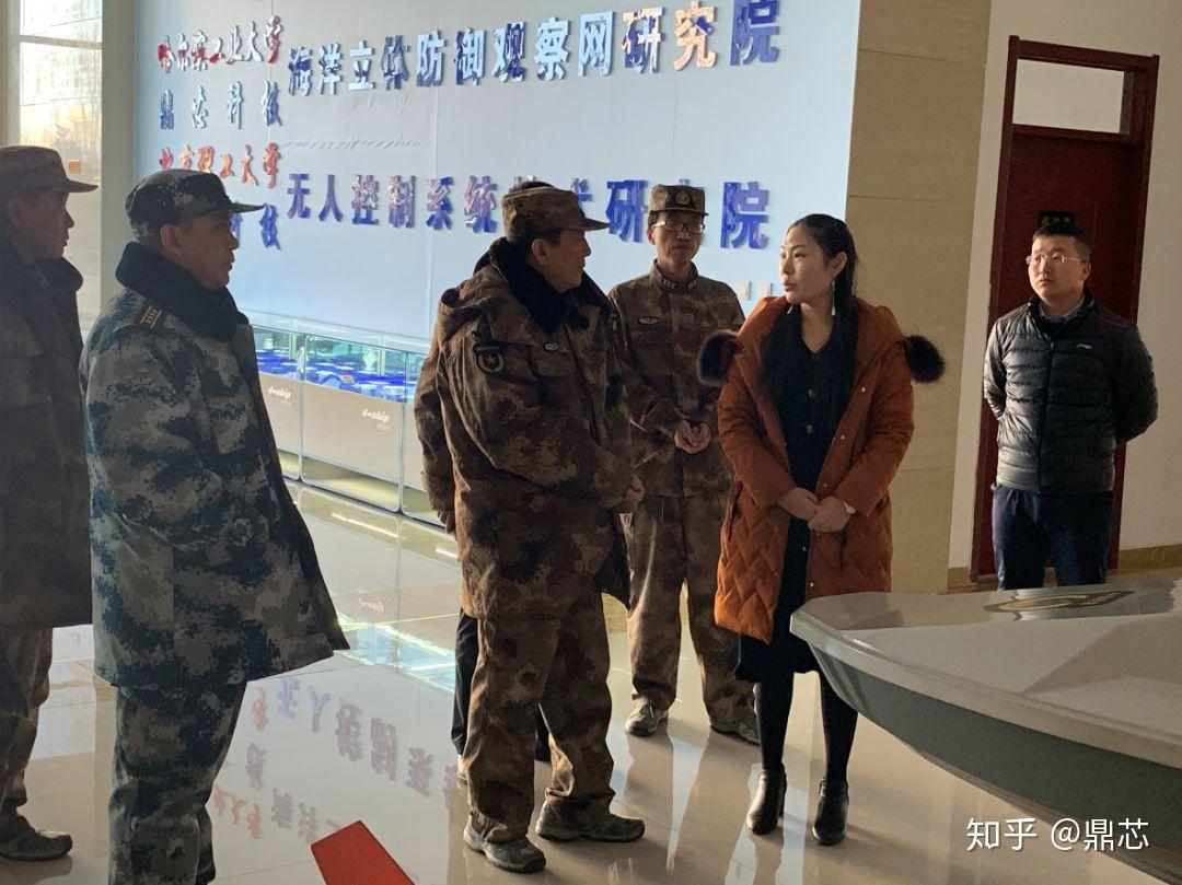 中国人民解放军内蒙古军区政委王炳跃莅临鼎芯科技参观考察