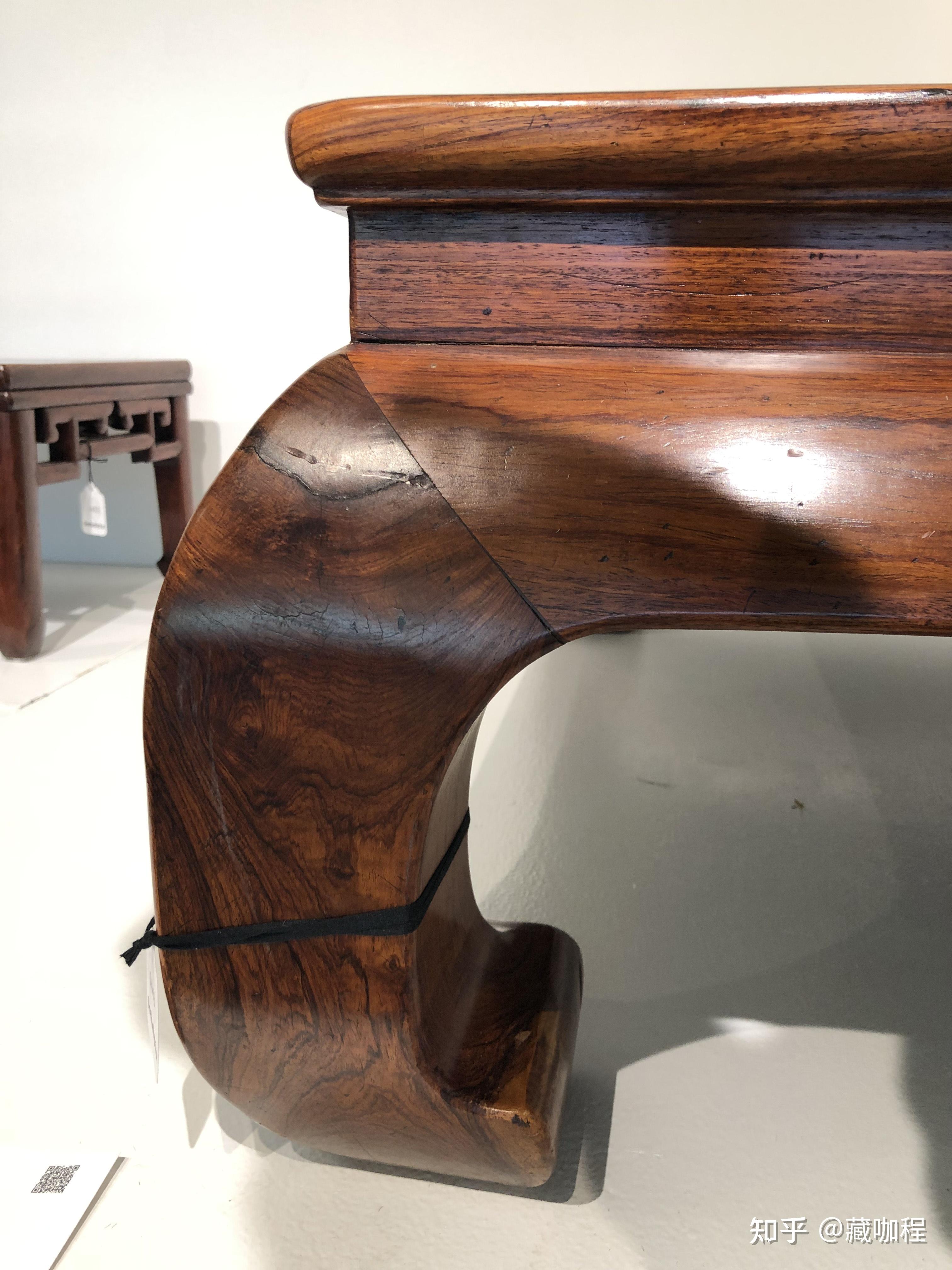 弯腿不彭牙,黄花梨小炕桌高挑身形