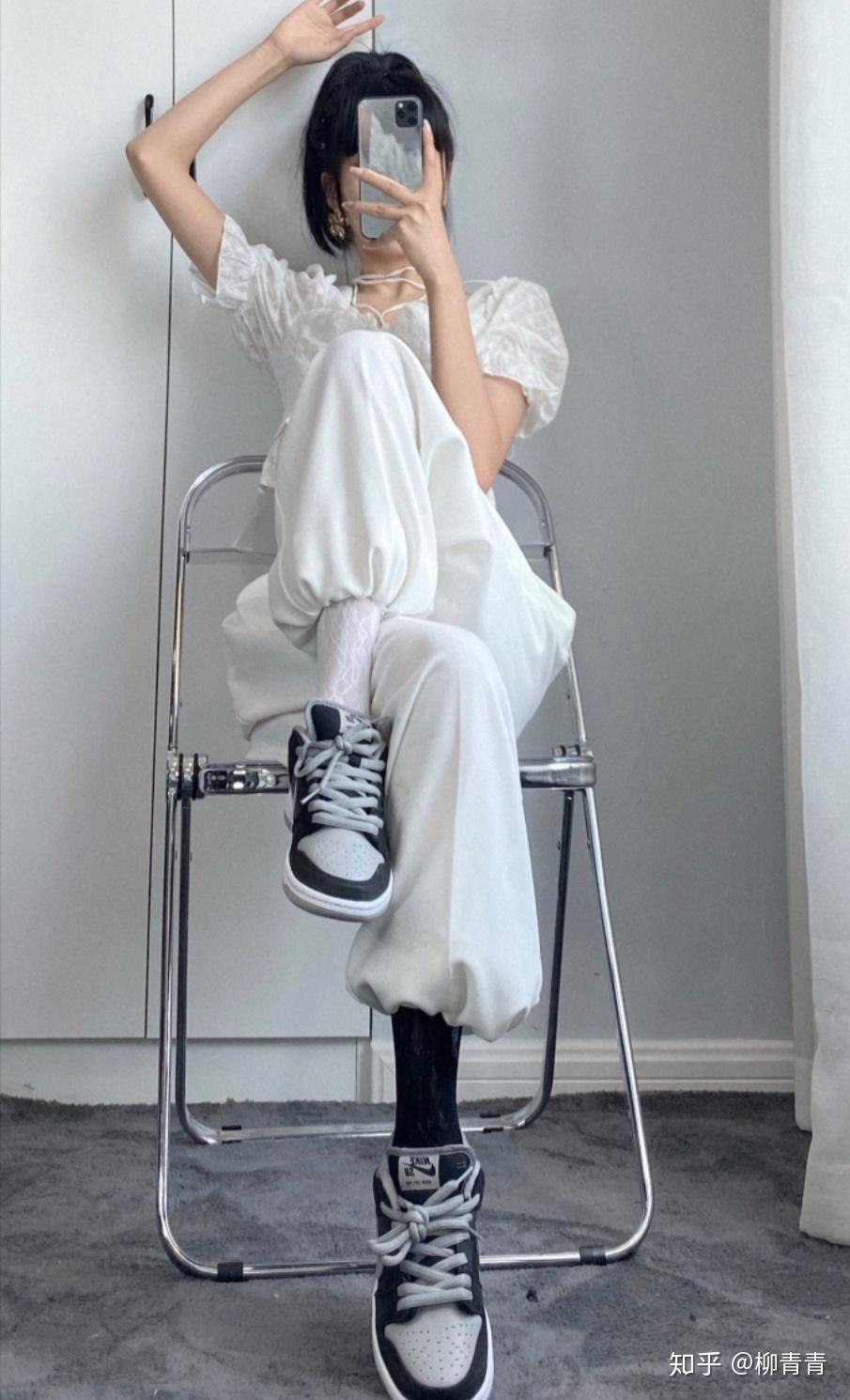 n1kesbdunk影子灰这款潮鞋经典配色深得鞋迷们的喜爱