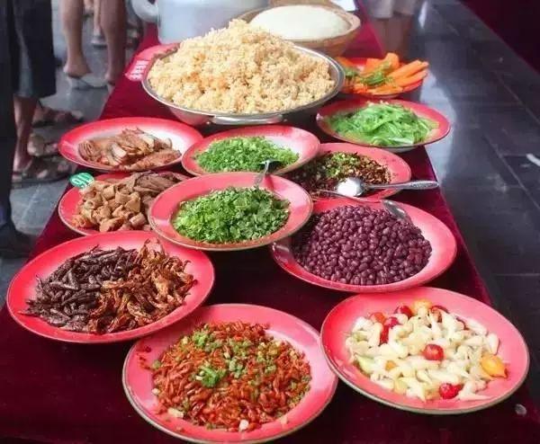 贵州黔东南的这些特色美食真的很美味但听说少数人才敢尝试