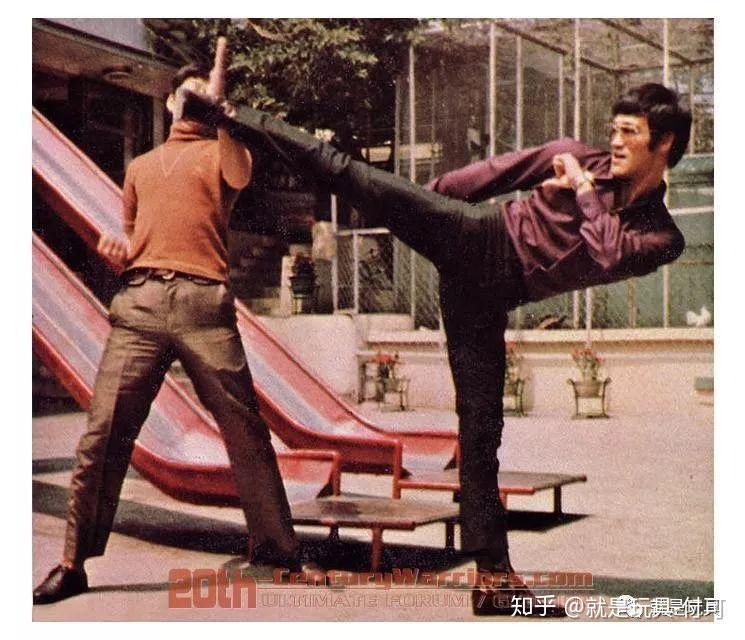 blitzway80周年李小龙用一款雕像纪念一个时代的传奇