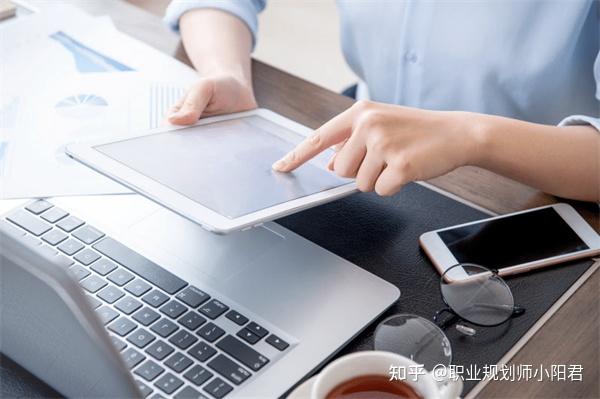 清华博士李一舟,AI课一年卖半亿:不懂职业规划,一辈子被割韭菜 - 知乎
