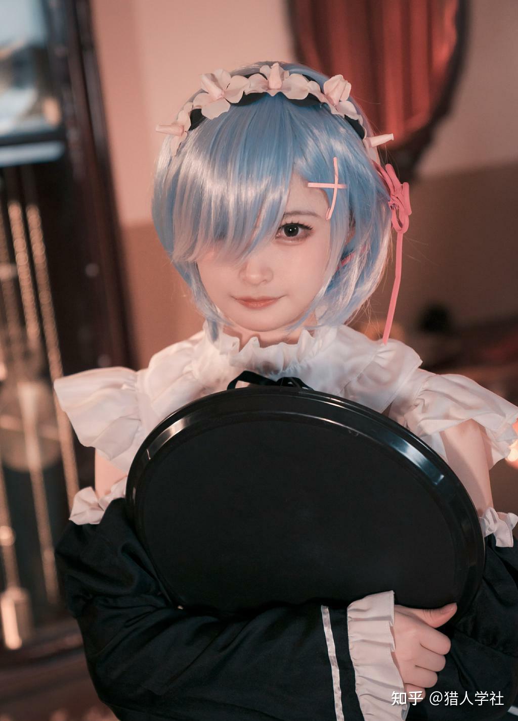 白莉爱吃巧克力 – 蕾姆女仆 cosplay美图 cos写真套图合集 - 知乎