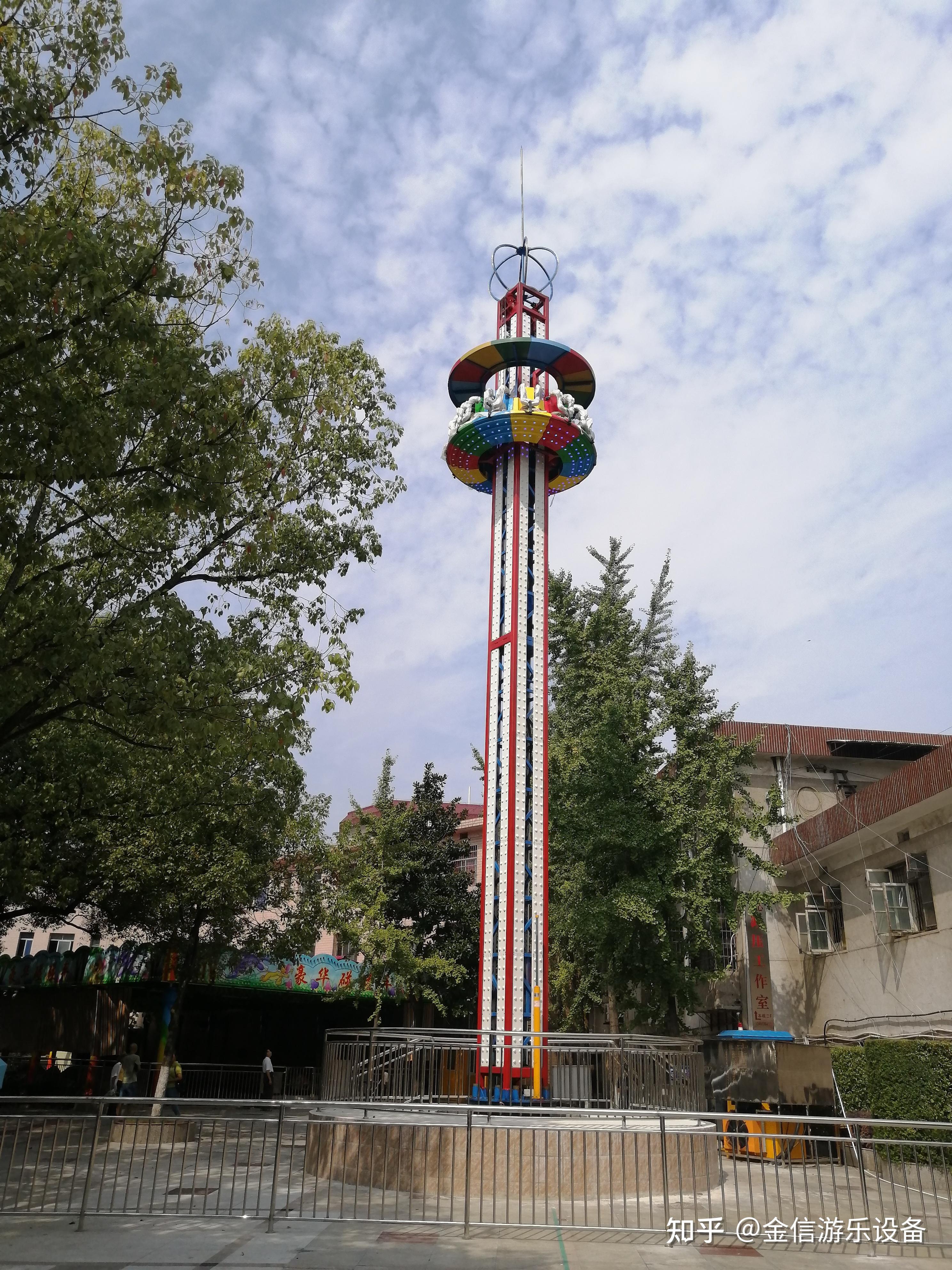 太空梭,旋转塔,又可以称为跳楼机,是一款大型的高空观览类游乐设备.