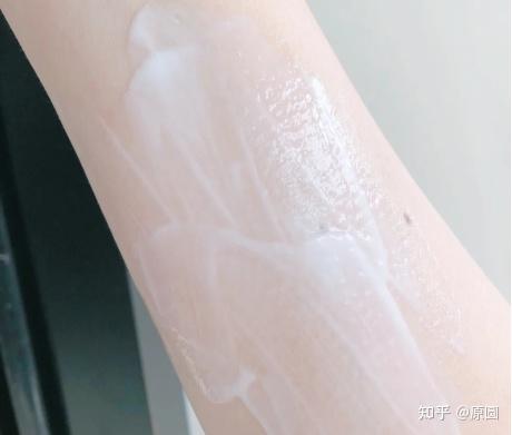 超市里去除鸡皮肤的身体乳(超市里去除鸡皮肤的身体乳可以买吗)