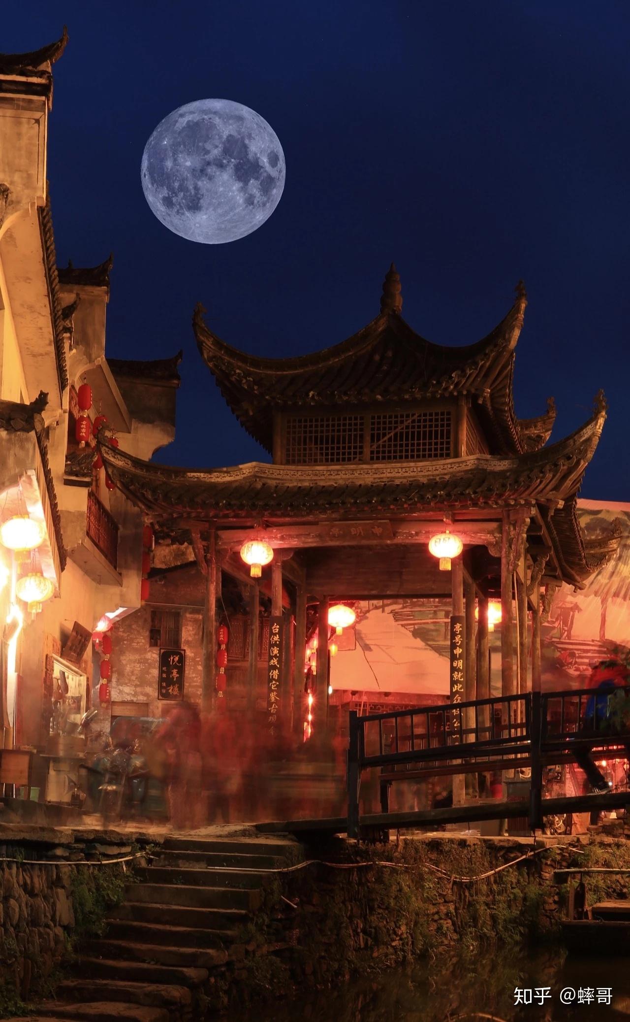 婺源李坑夜景行走在灯火阑珊的夜幕中