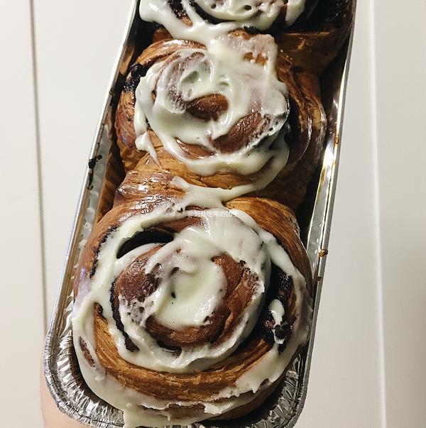 上海巴黎贝甜奶油芝士核桃卷