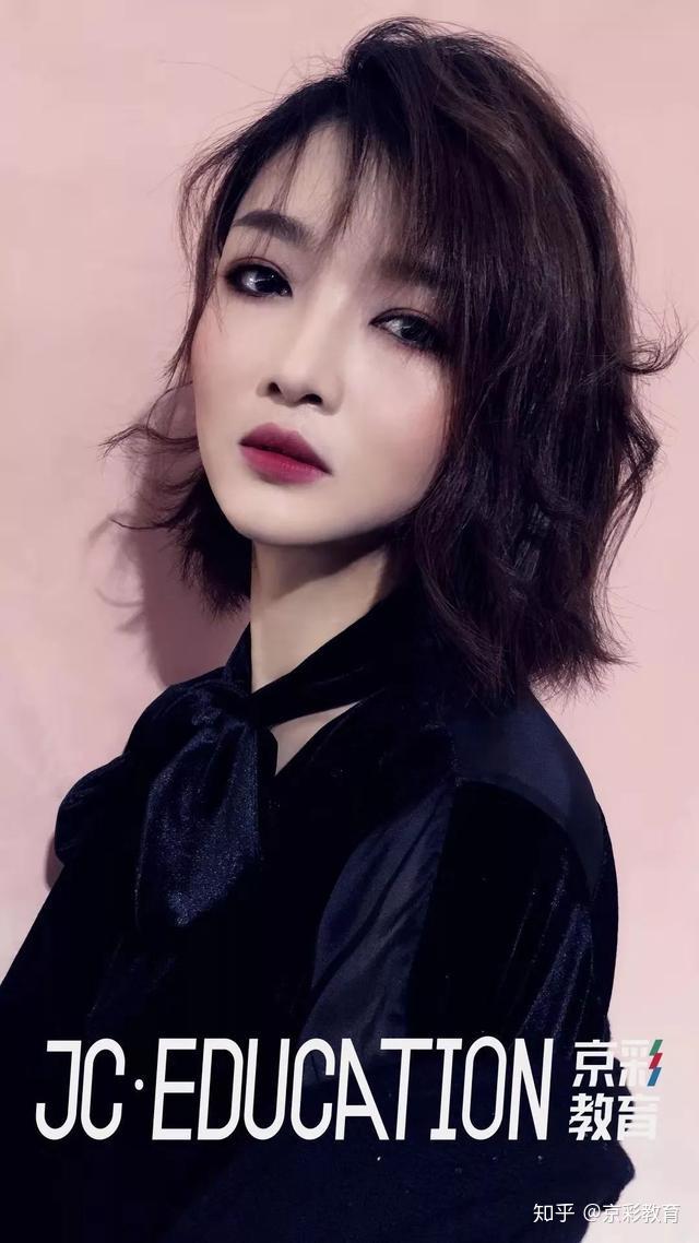 冷艳魅惑十足超级性感的时尚的妆容