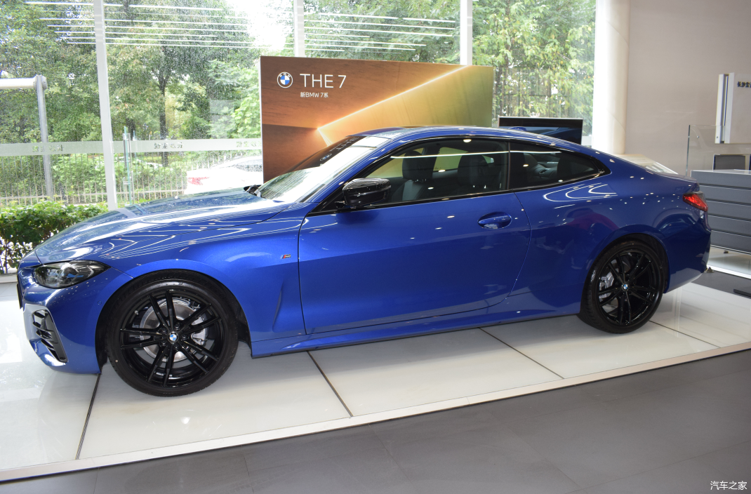 宝马4系到店实拍预售365万起将于北京车展上市