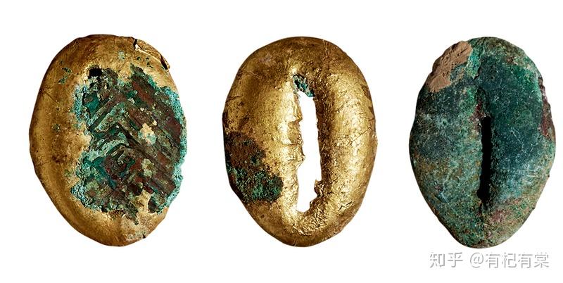 需要强调一点,不是所有的钱币表面都有铜锈,先秦时期楚国金版就是如此