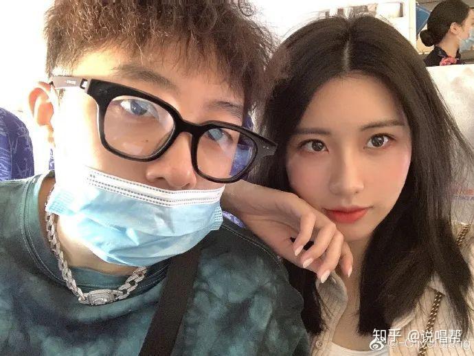 oliver jiang:算是少有的在节目上相识恋爱的一对了:微博指路:freec