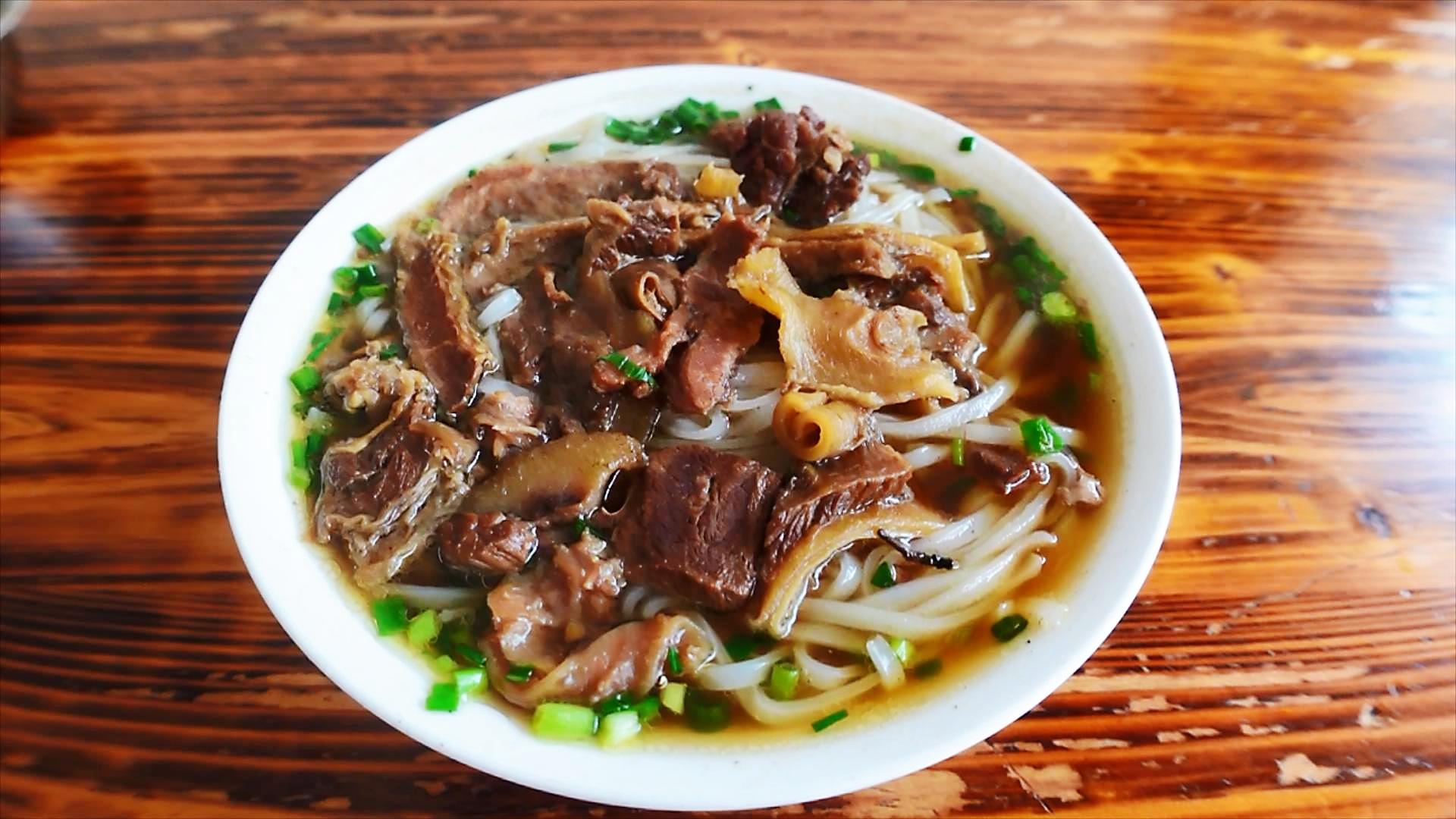 凭一粉一饭为抗疫出力的牛腩粉,13元一碗 - 知乎