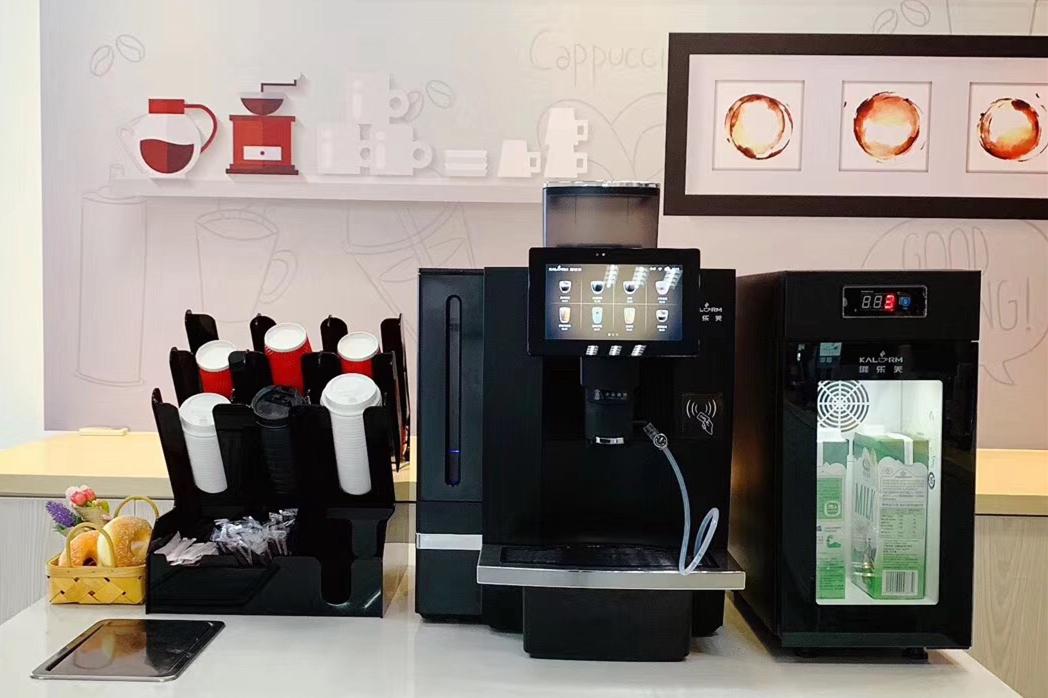 还有星级酒店,网咖,餐厅也会有配置扫码支付咖啡机,便利店在国内目前