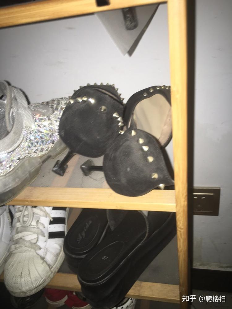 夏天高跟鞋是最有代表性的包含了整个时尚元素