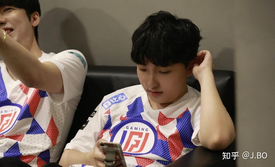 lgd夏日限定回归xiye首发猛得离谱秒变兮拉送掉比赛