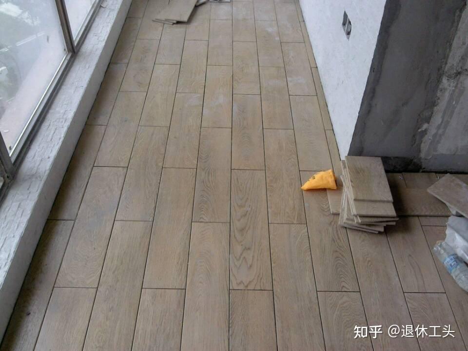 美观耐用的木纹砖，为何会被人“嫌弃”？过来人：缺点太多了！ - 知乎