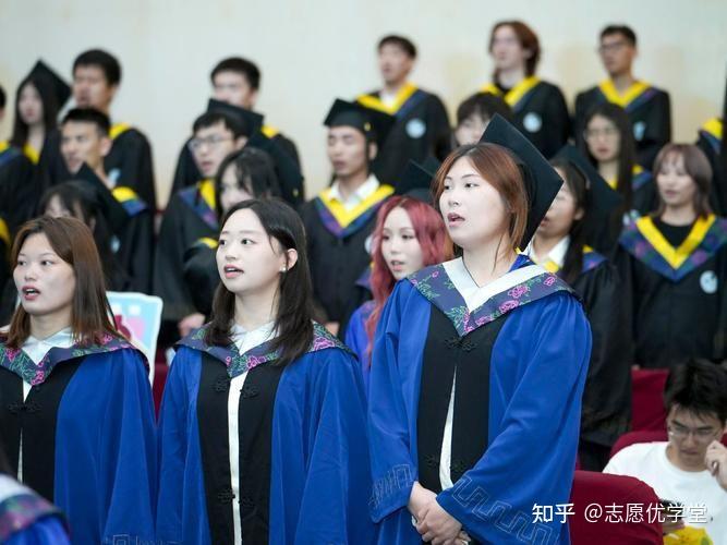 真厉害!上海这所大学4校合并后逆袭,录取分超多个985 - 知乎
