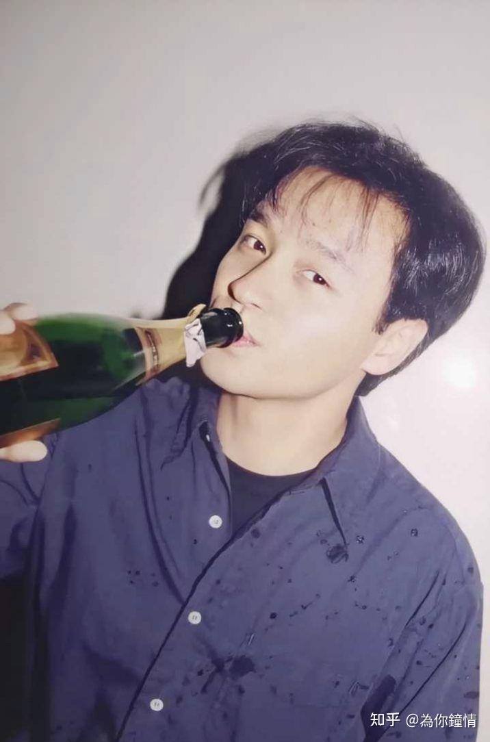 有张国荣很可爱的照片或视频吗