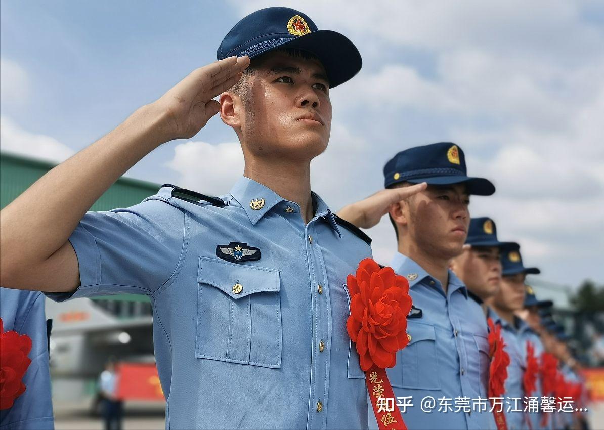 本科生毕业生参军，服役2年，4年和8年兵，大概可以拿多少补助？ - 知乎