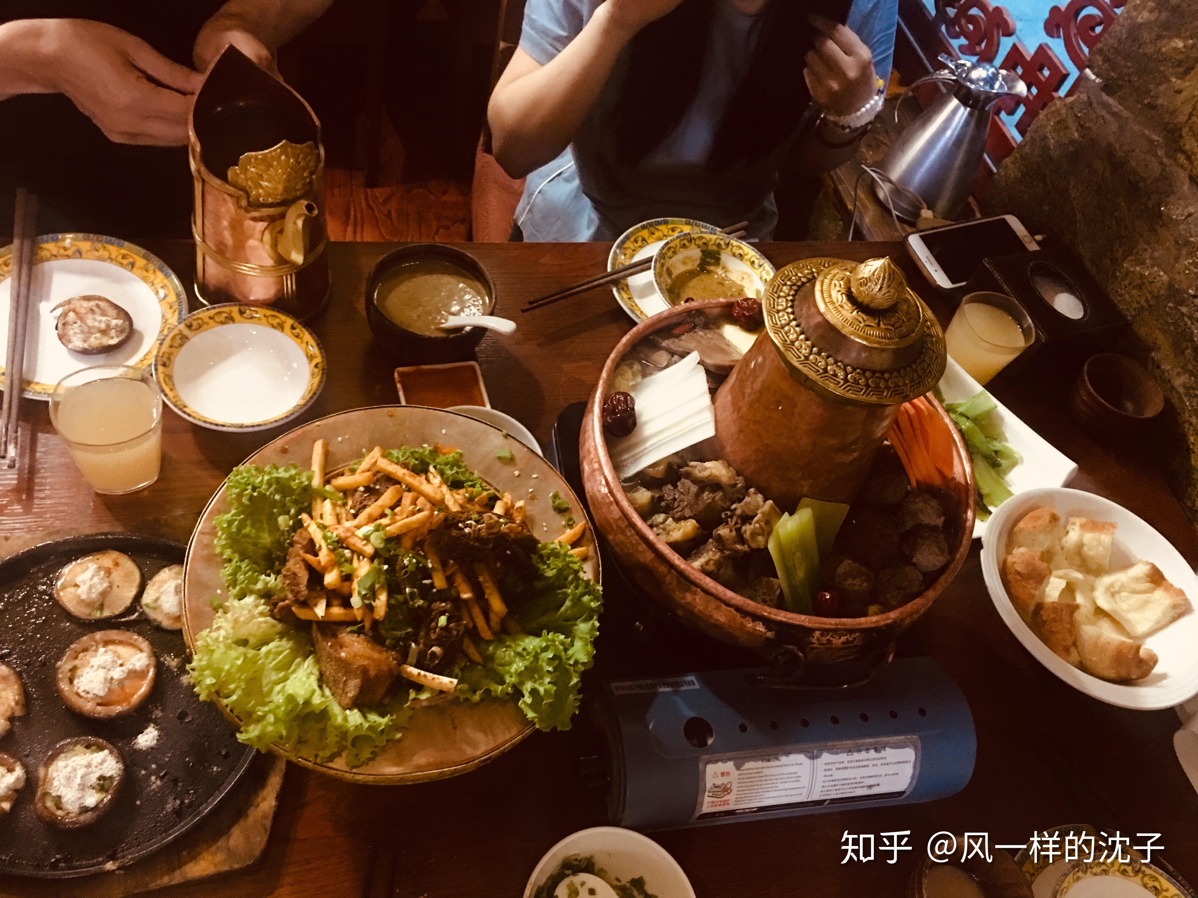 拉萨有三种菜:藏菜,尼泊尔菜和川菜,我很喜欢藏餐,健身人士最爱牛肉.