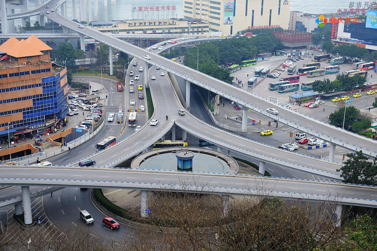 重庆中心城区公共交通单日客流连续超800万轨道成最大突破口