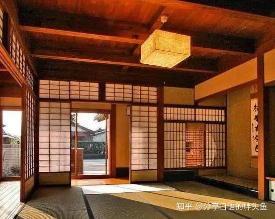 们还是先住洋式房间适应一下~)和室通常出现在日本传统的住宅(一戸建)