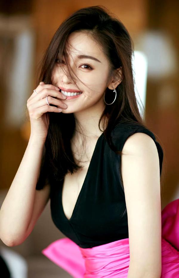 美丽明星张天爱，高清相片可收藏 知乎