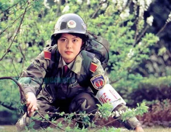铿锵玫瑰历经风雨更美丽的女兵