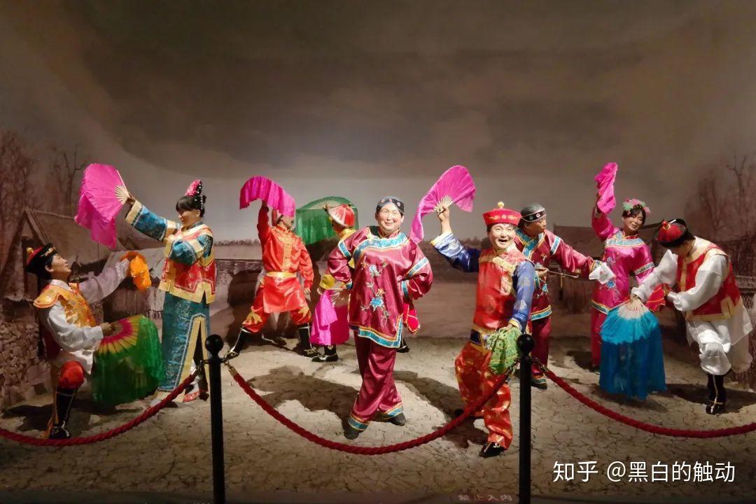 在博物馆中还有一些专题展馆,展出了辽宁地区比较有特色的文化和民俗