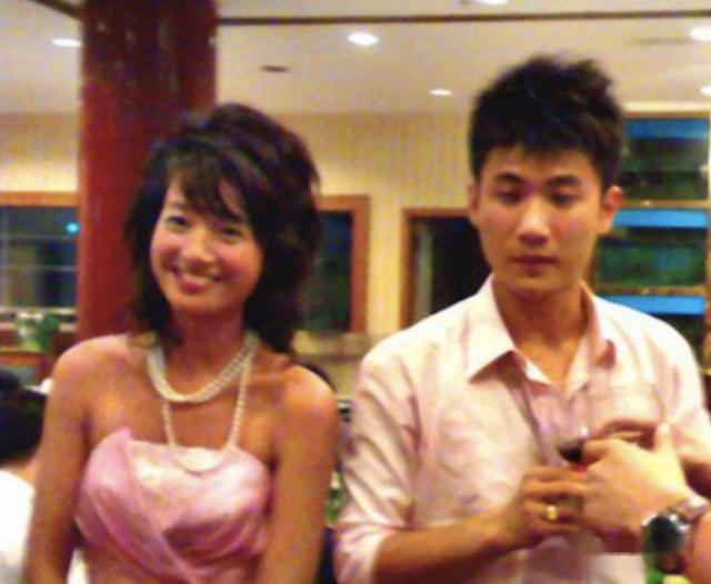 朱丹：离异后嫁给周一围，强忍泪水保住这个温暖的家