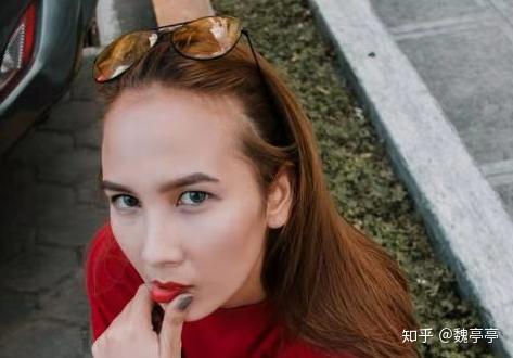 一个女人经常谈论这三件事 证明她很虚伪 而且很自卑 知乎